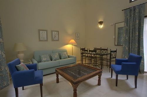 Bright And Beautiful- Vtv- Conde De Torrejon 10 * Sevilla